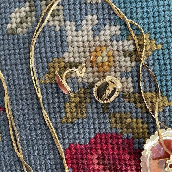 Vintage Cameo Earrings Pin Necklace Brooch Costume Jewelry - Picture 5 of 6